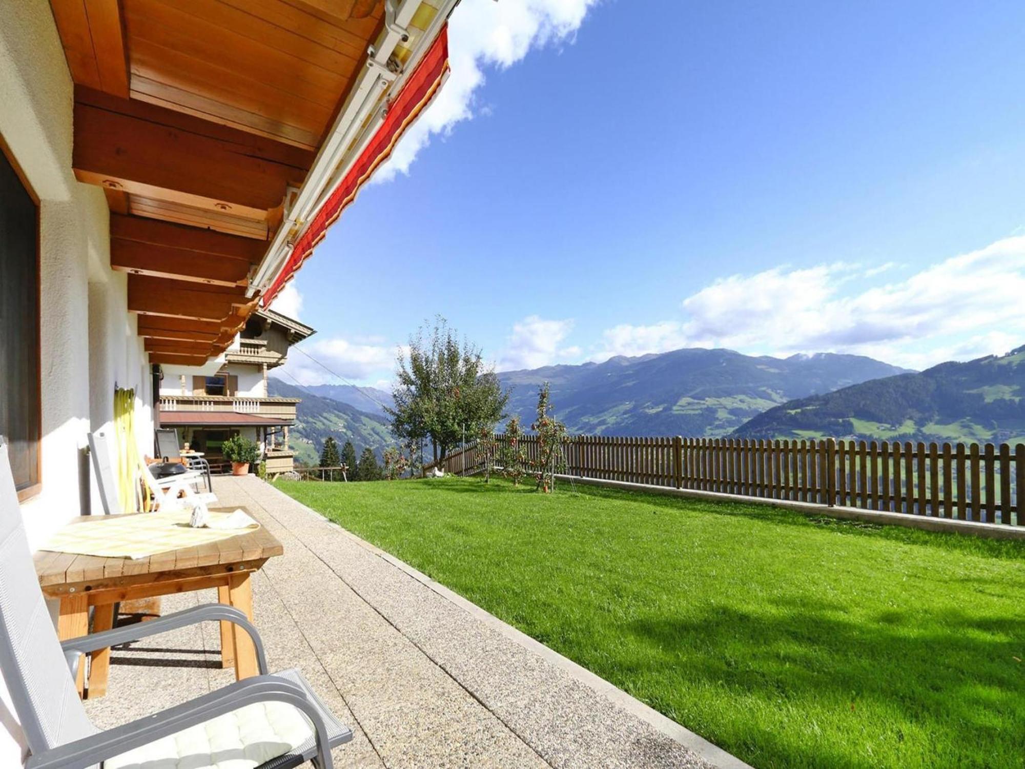 Apartment In Hippach Im Zillertal In The Mountains Muhlen  Exterior photo