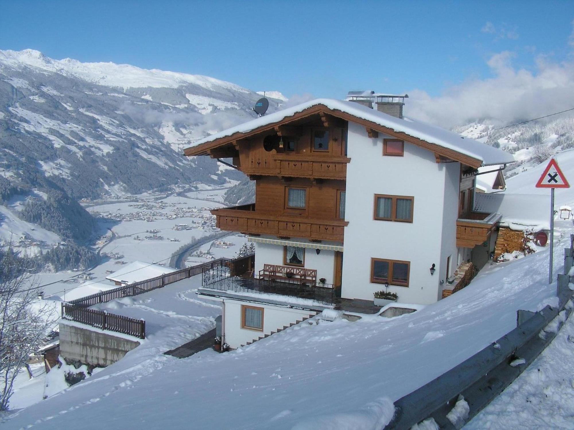 Apartment In Hippach Im Zillertal In The Mountains Muhlen  Exterior photo